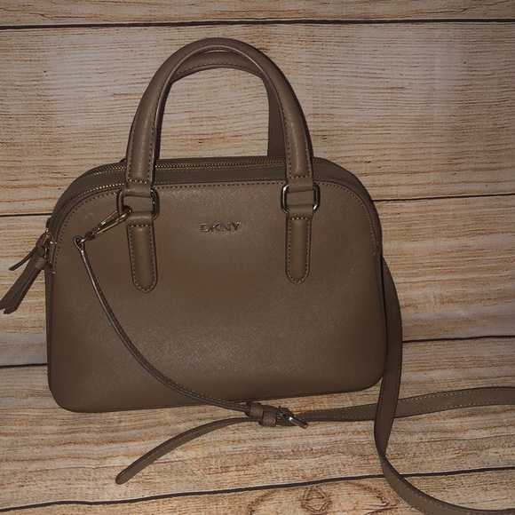 DKNY Saffiano leather Bryant Park handbag - Picture 3 of 12